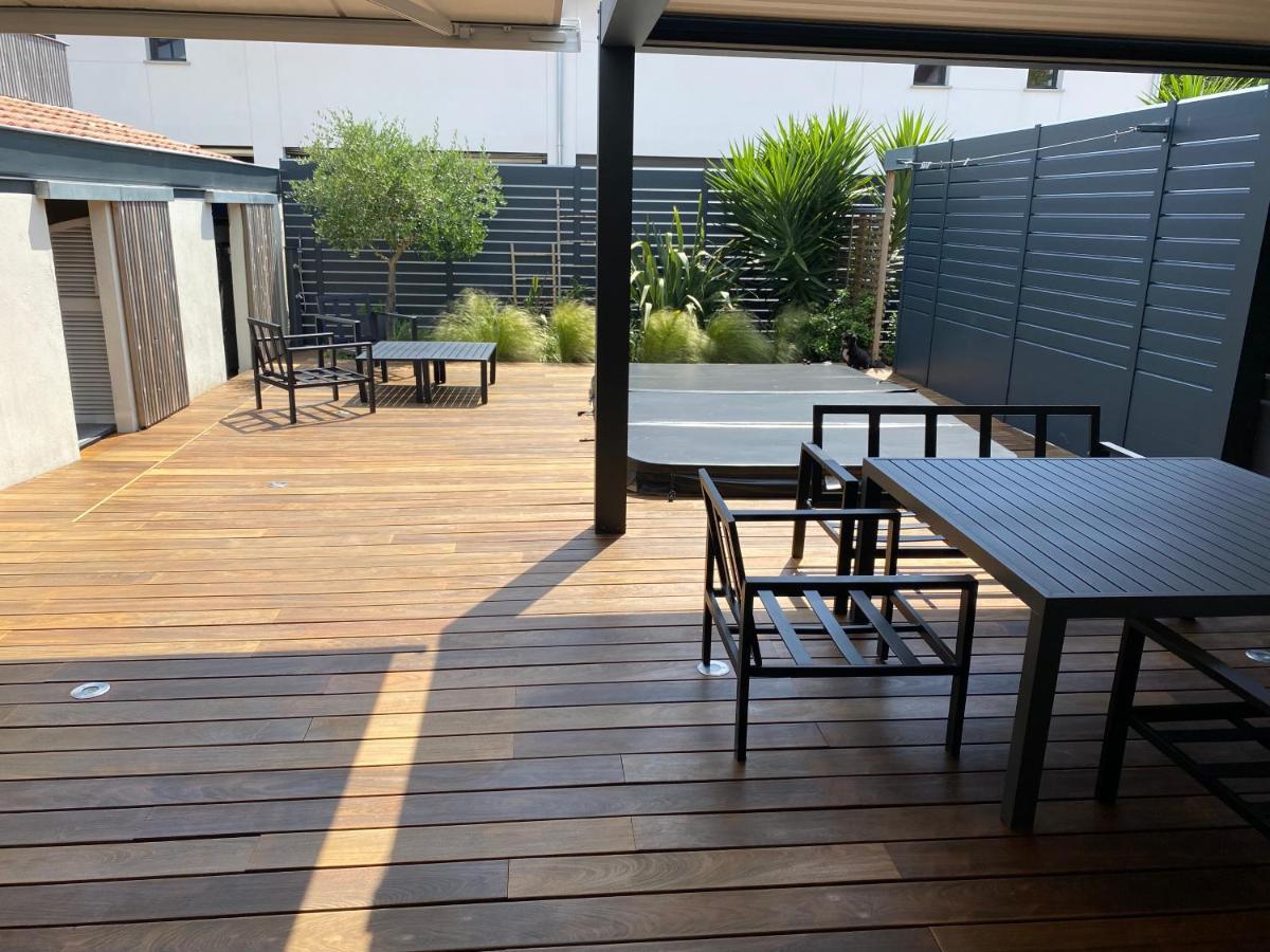 A Avec Terrasse Un Et Parking